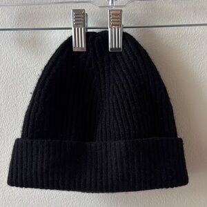 Everlane Black Cashmere Beanie